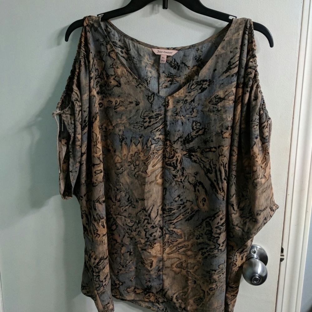 Juicy Couture peek a boo shoulder blouse